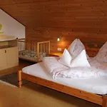 Nussbaumer Am Irrsee مزرعة للإقامة