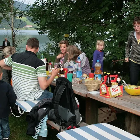 Agroturismo Nussbaumer Am Irrsee *