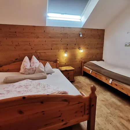 Nussbaumer Am Irrsee * Тифграбен